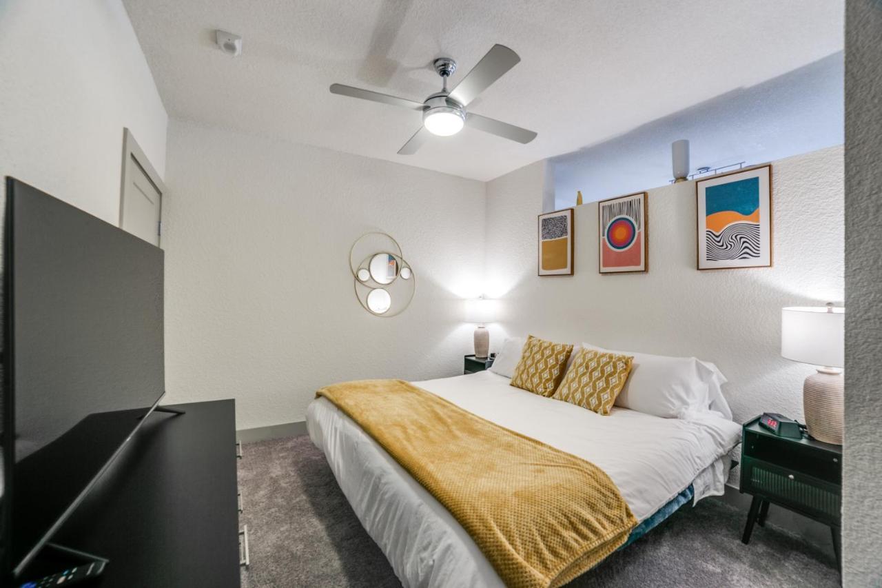 Downtown Apartment With Riverwalk Views Free Parking Pet Friendly Centrally Located On The Riverwalk سان أنطونيو المظهر الخارجي الصورة