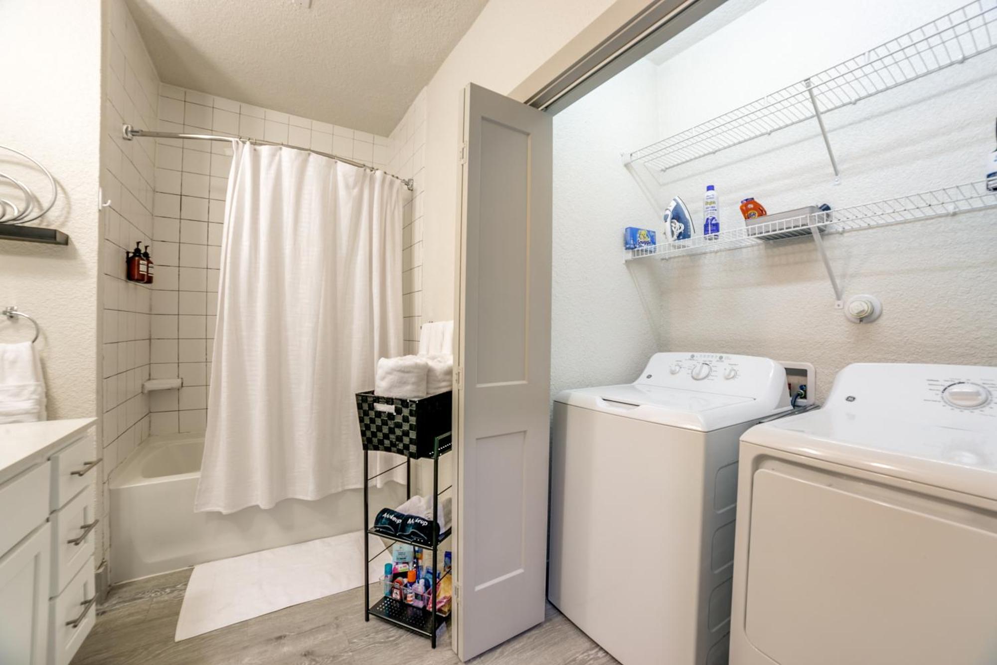 Downtown Apartment With Riverwalk Views Free Parking Pet Friendly Centrally Located On The Riverwalk سان أنطونيو المظهر الخارجي الصورة