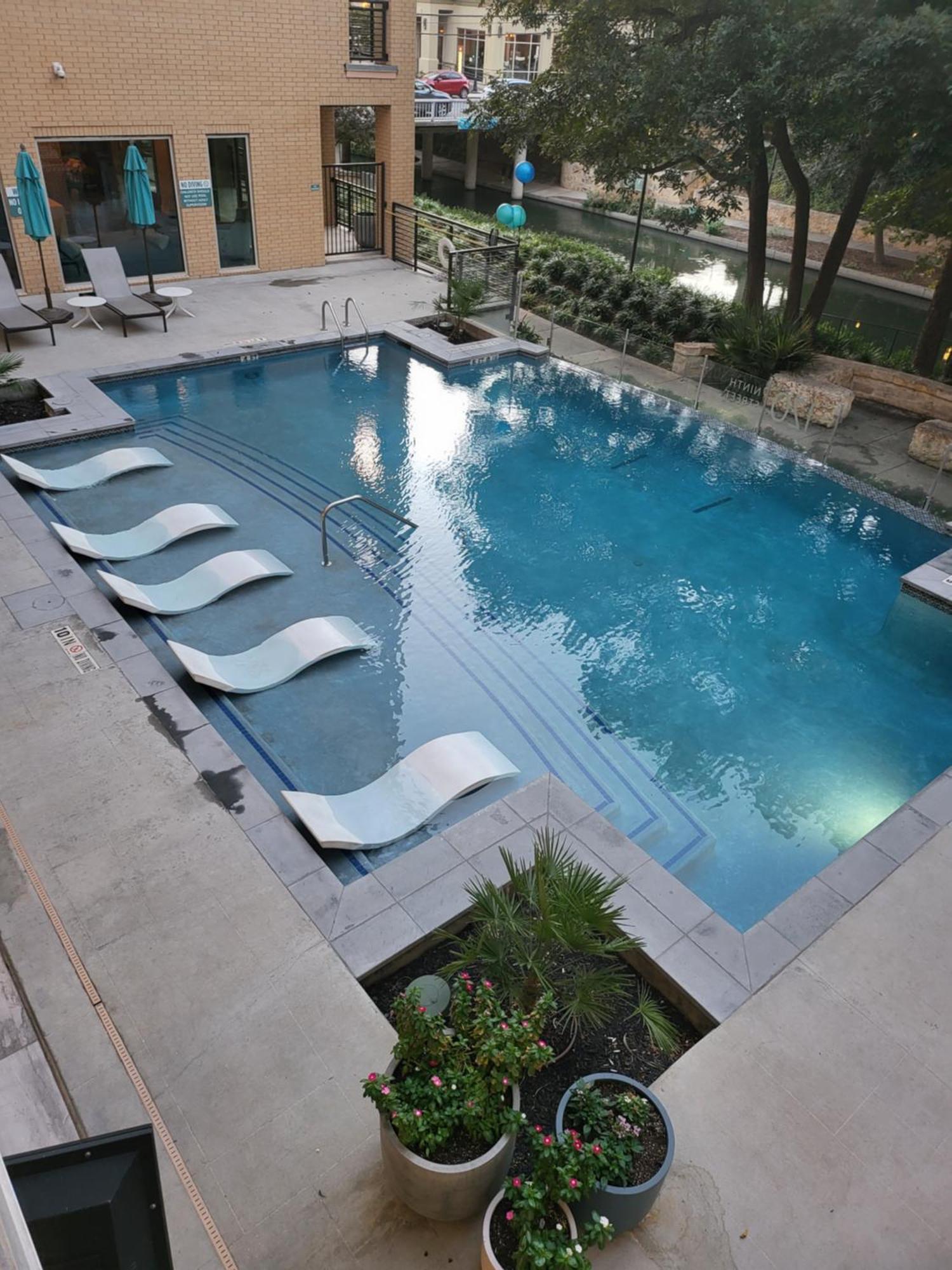 Downtown Apartment With Riverwalk Views Free Parking Pet Friendly Centrally Located On The Riverwalk سان أنطونيو المظهر الخارجي الصورة